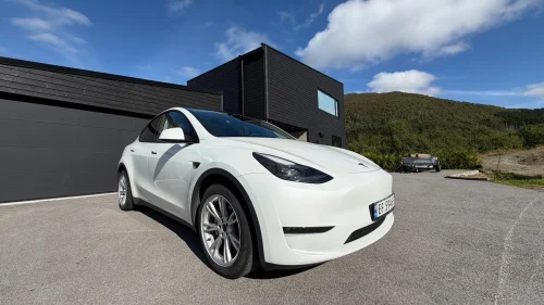 TESLA Model Y Long Range AWD / 1-Eier