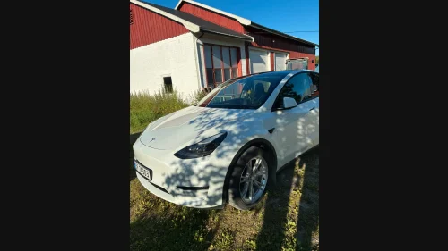 TESLA Model Y Dual motor - long range - 4x4 weel drive