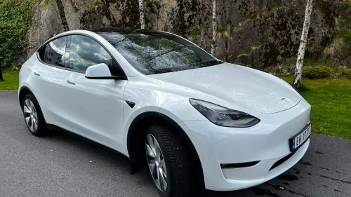 TESLA Model Y Long Range AWD / 2 år nybilgaranti / lav kilometerstand