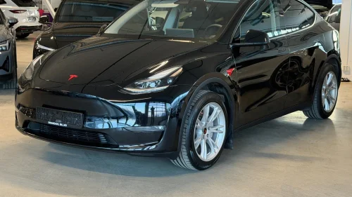 TESLA Model Y LR - 4WD - H. Feste - Autopilot / Summon - Tar innbytte