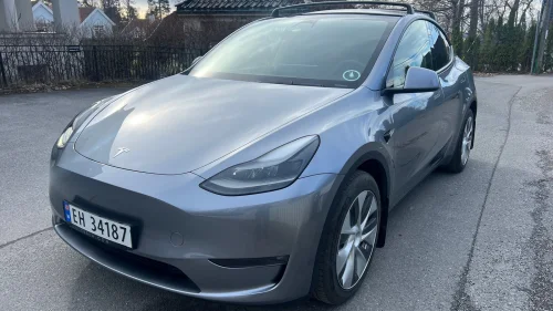 TESLA Model Y LR AWD 2,5 år lav km, eksklusiv kvalitetslakk, h.feste