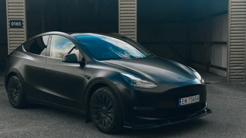 TESLA Model Y LONGE RANGE AWD/FOLIERT MATT SORT FRA DAG1/LAV KM.STAND