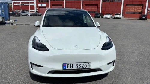 TESLA Model Y Long Range AWD Pris kr, 6900.-