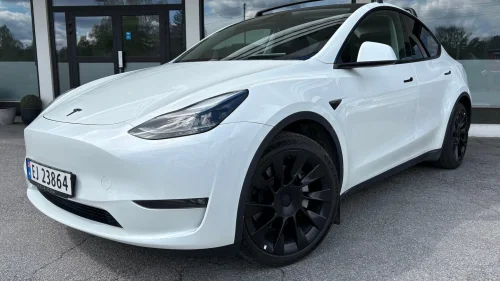 TESLA Model Y Long Range/Avtagbart h.feste/Autopilot/Takstativ++