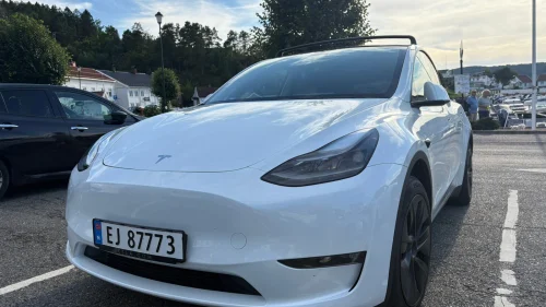 TESLA Model Y Long Range AWD 7-s.