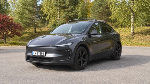 TESLA Model Y Launch Series Long Range AWD