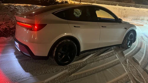 TESLA Model Y Launch Series Long Range AWD