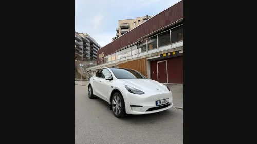 TESLA Model Y Long Range AWD,1eier,nybilgaranti,Lav km.,ladekabler