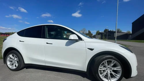 TESLA Model Y Long Range AWD/Tilhengerfeste/S+V hjul/Ingen heftelser