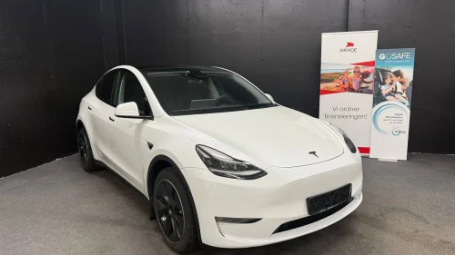 TESLA Model Y LR AWD 533km Hengerfeste AP V.Pumpe Pano S+V Premium++