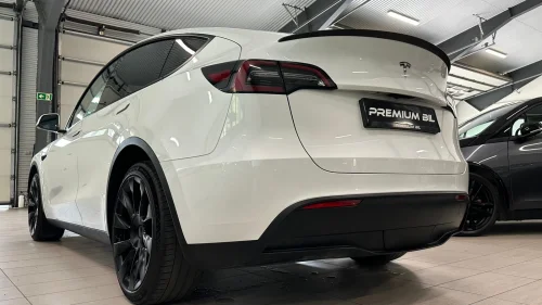 TESLA Model Y LONG RANGE, AWD,RYZEN, KROK,PANO, AP,PREMIUM,NORSK 20"