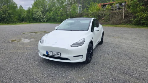 TESLA Model Y Long Range AWD, Accelaration boost