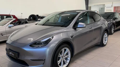TESLA Model Y LONG RANGE AWD / PREMIUM / KROK / AUTOPILOT /