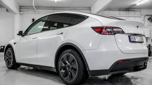 TESLA Model Y LONG RANGE 4x4 KROK PANO 533WLTP VI TAR INNBYTTE