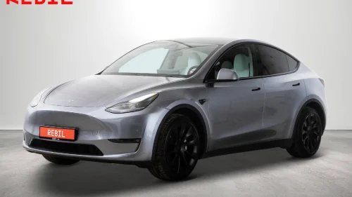 TESLA Model Y 533km(WLTP)/LR/AWD/Ryzen/Navi/R.kam/Pano/AP/V.pumpe