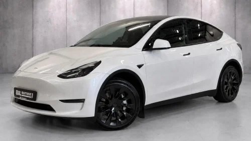 TESLA Model Y Long Range Dual / ACC / Pano / 20" Turbin / Krok ++