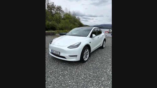 TESLA Model Y Long Range AWD,533 km,krok,panor, prem.skinn, lavkm