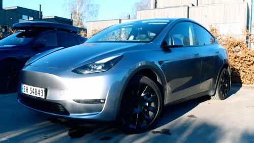TESLA Model Y Long Range AWD | Quicksilver | Velholdt | Lav km