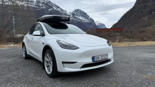 TESLA Model Y Long Range AWD Premium
