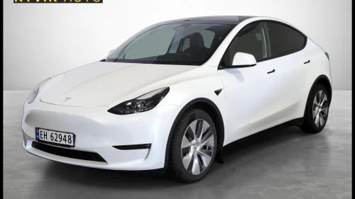 TESLA Model Y Long Range / AWD / PANO / ACC / 360 KAMERA / EU.28+++