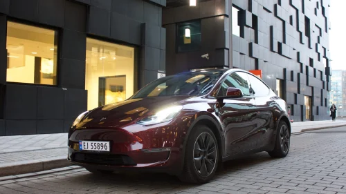 TESLA Model Y Long Range AWD / Hengerfeste / Autopilot / Meget pen!