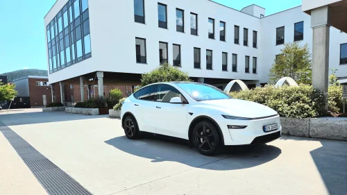 TESLA Model Y Long Range AWD 586km|Facelift|AP|Krok|Org.Vinterhjul