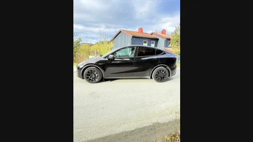 TESLA Model Y Long Range AWD - velholdt pendlerbil, polert og coatet