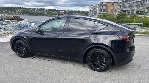 TESLA Model Y Long Range AWD 20"