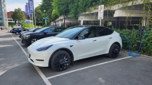 TESLA Model Y Long Range AWD