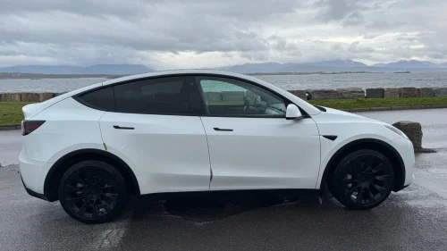 TESLA Model Y Long Range AWD - enhanced autopilot