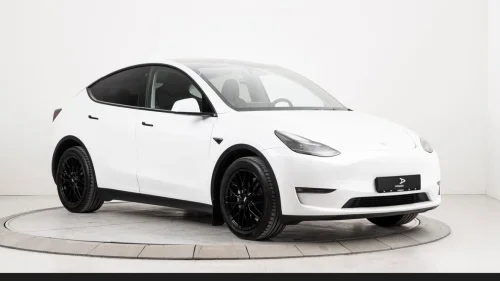 TESLA Model Y Long Range AWD | AP/Krok/Kamera/Premium