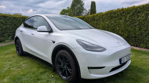 TESLA Model Y Long Range AWD
