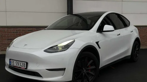 TESLA Model Y AWD // LR // Krok // AP // Skinn // Panorama // S+V