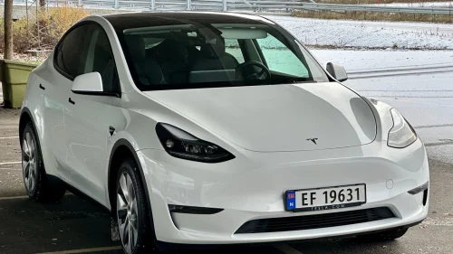 TESLA Model Y Long Range AWD årsmod. 2023 Hvit - NAF-Test
