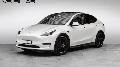 TESLA Model Y Long Range AWD/533km/AP/Skinn/Pano/V.ratt/Krok/EU28++