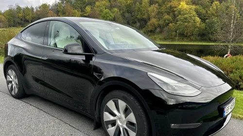 TESLA Model Y Long R.AWD/533km/Autopilot/Krok/Hvite Skinnsete/Premium