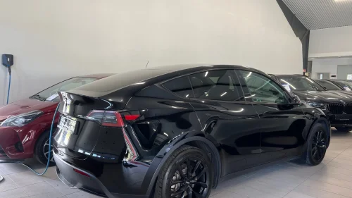 TESLA Model Y Long Range AWD PREMIUM,H-FESTE,KAMERA,PPF,HIFI,SKINN