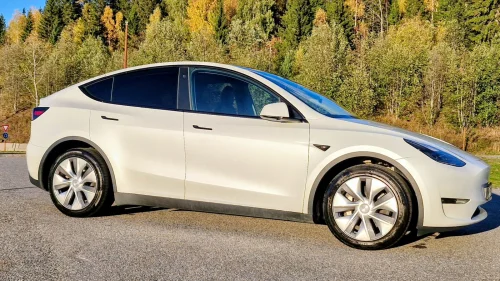 TESLA Model Y Long Range AWD