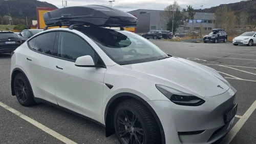 TESLA Model Y LR AWD/Hengerfeste/S+V hjul/Autopilot/Lav KM