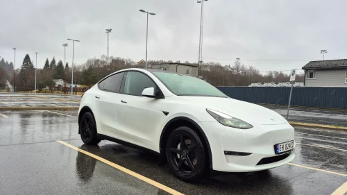 TESLA Model Y LR AWD Norsk/Premium/Skinn/Lakk/Lav-km/Krok/Garanti/ACC