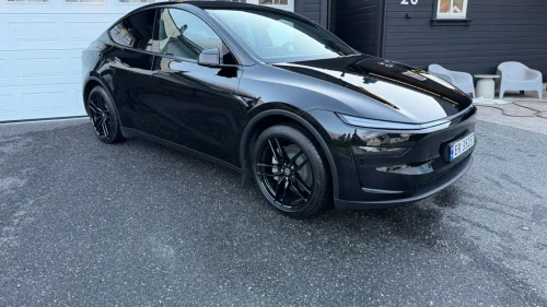 TESLA Model Y PREMIUM // LONG RANGE// JUNIPER // 7 SETER // AWD /KROK