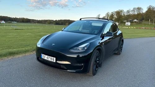 TESLA Model Y Long Range AWD // 1 Eier // 20" // H.feste