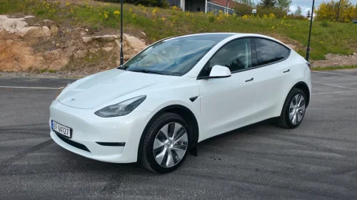 TESLA Model Y Long Range AWD | 4x4 | 533 km rekkevidde | Hengerfeste