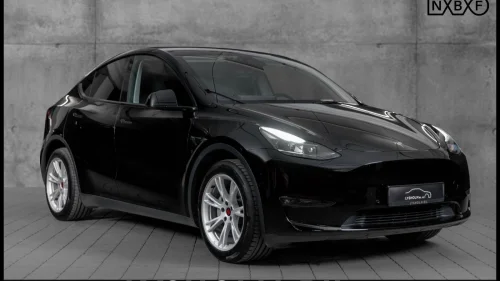 TESLA Model Y LongRange/Hengerfeste/Autopilot/Led-Bar/Skinn
