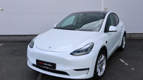 TESLA Model Y Long-Range/AWD/Premium/Autopilot/Skinn/Pano/Ryzen++