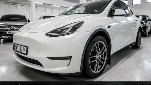 TESLA Model Y LONGRANGE 4X4 533WLTP PANO SKINN KROK APP INNBYTTE