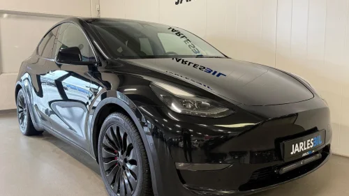 TESLA Model Y Performance AWD /LED/Kamera/Krok/Autopilot/AMD Ryzen ++