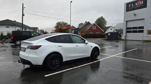 TESLA Model Y Performance AWD