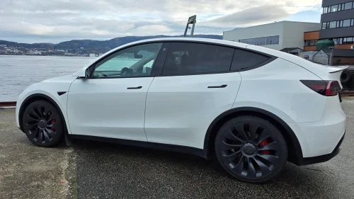 TESLA Model Y Performance AWD