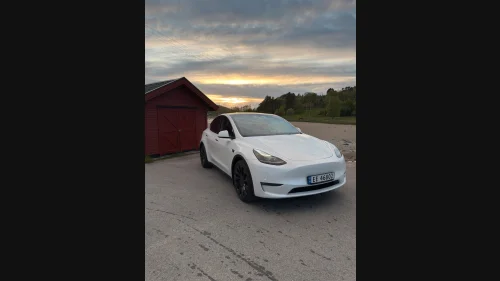 TESLA Model Y Performance AWD/ P-Sensor/ 21" Überturbine/ 19" Kahn